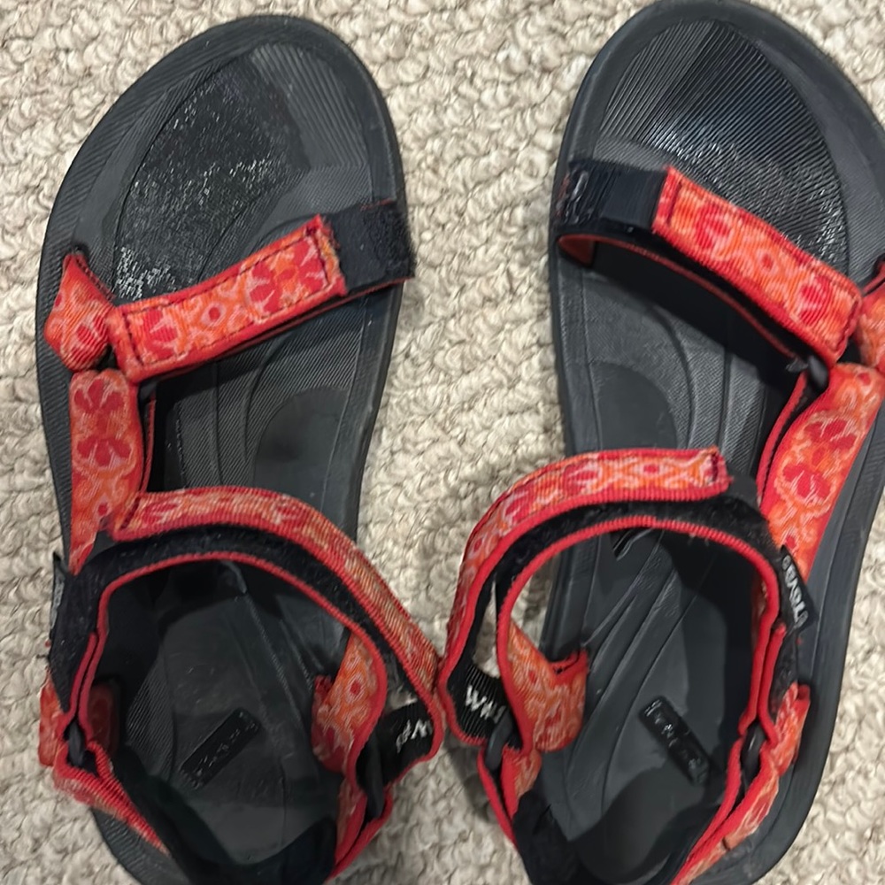 Teva sandals size 8